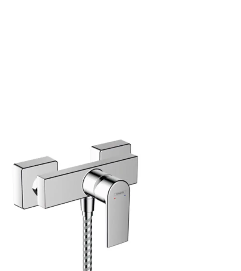 Hansgrohe Einhebel-Brausemischer mit Chrom-Oberfläche, montiert auf der Wand, mit einem flexiblen Schlauch und einer klaren, modernen Form.